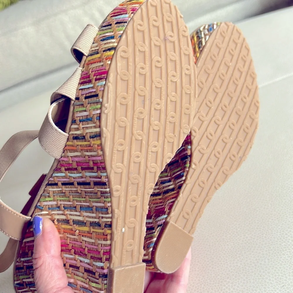 Charles by Charles David “Legit” Wedge Sandals 8 NWOT Espadrilles Stacked Heels
